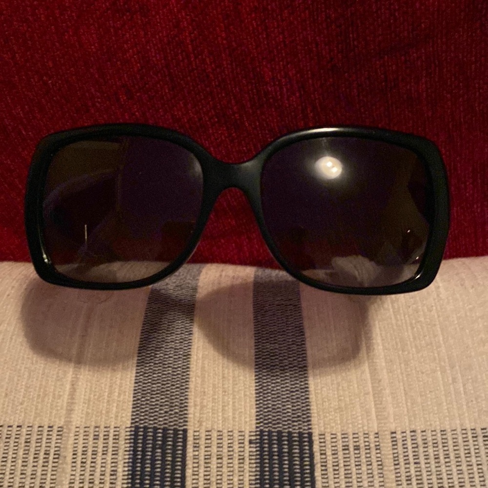 BURBERRY POLARIZED FRAMES SHADES